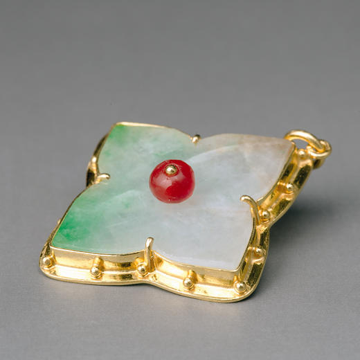 清代翡翠十字花“春光乍泄”项坠 商品图3