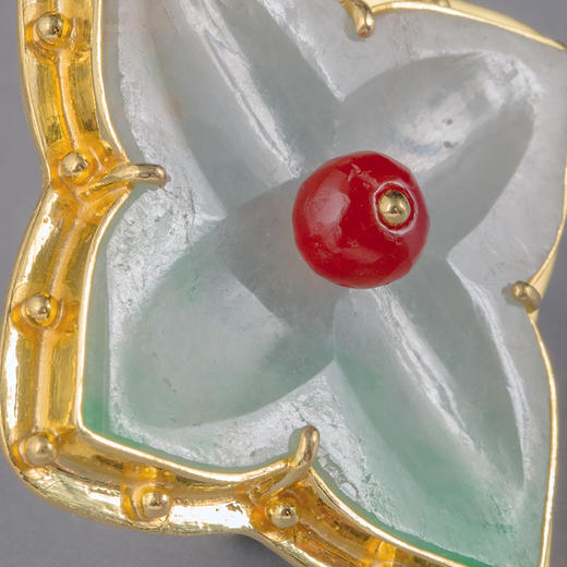 清代翡翠十字花“春光乍泄”项坠 商品图2