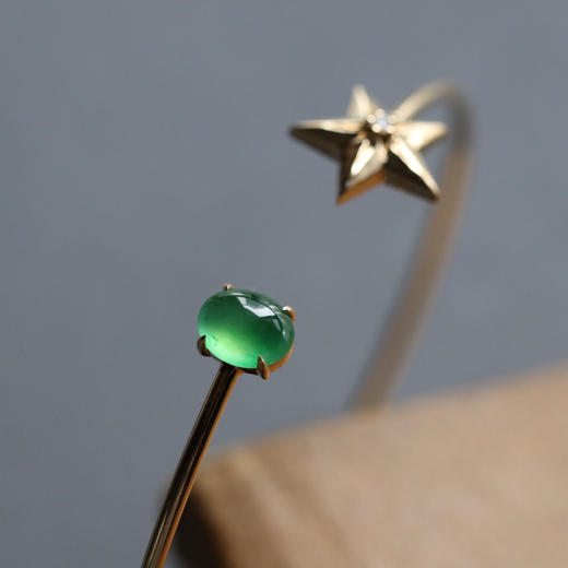 高冰种阳绿翡翠蛋面小星星手镯18k黄金钻石镶嵌 商品图2