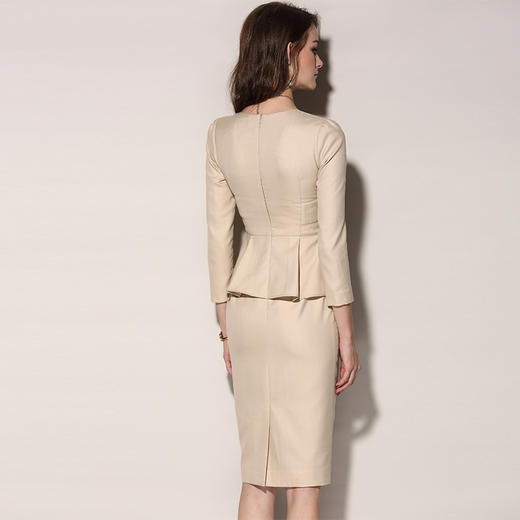 孤品-颈袖添香2019春装新款修身时尚杏色气质职业装包臀显瘦连衣裙子女J8181903B（）不退可换 商品图1
