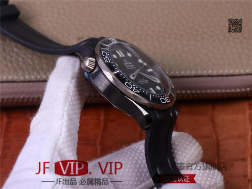 VS新‌品，陶瓷钛，首‌批​到‎货了！海马​300M真‎陶瓷‌，真尺‎寸，原‎装是43.5mm表径‎。首‎批预定​客‌户获‌赠独家‌质感“NATO”表​带。男士腕表，自动 商品图6