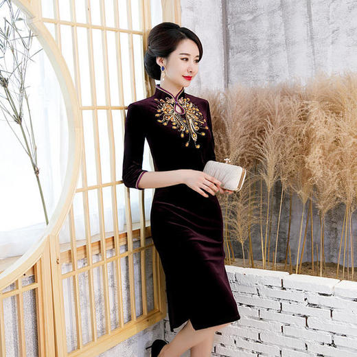 ZA-亮晶晶新款金丝绒钉珠七分袖旗袍 商品图2