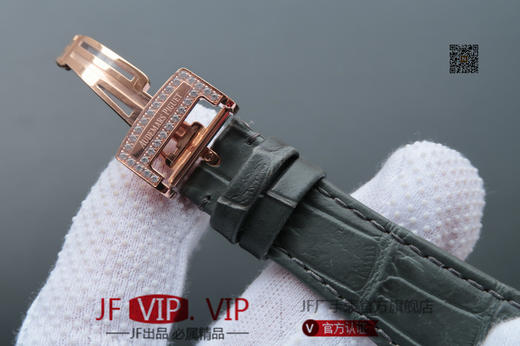 爱彼皇家橡树15402（15400的满天星款），原装正品开模表壳，连每一颗螺丝，刻度丁，LOGo和原装都一样，原装克隆3120全自动机械机芯，手工镶嵌捷克水钻，色泽亮度与原装非常接近！ 商品图7