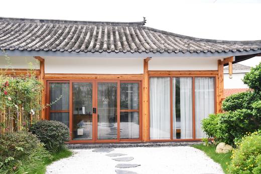 乐山半町民宿6房小院一半繁华一半自然住乐山市区内高颜值民宿与最有