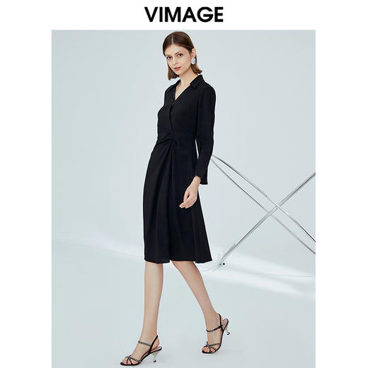 VIMAGE纬漫纪女装秋新品知性成熟干练V领翻领褶皱收腰连衣裙V1207822 商品图1