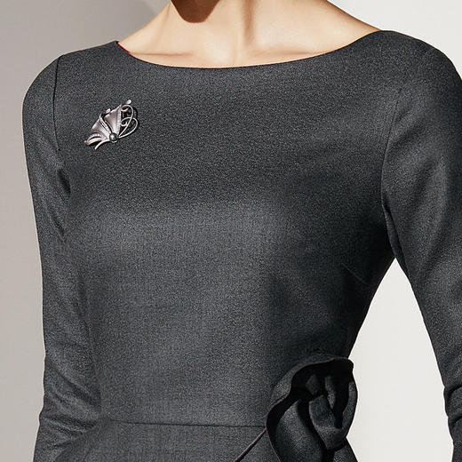 孤品-连衣裙-J8382773颈袖添香2019春秋新款女装时尚修身显瘦中长款羊毛呢职业连衣裙J8382773 商品图2