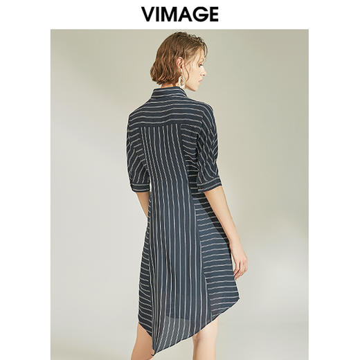 VIMAGE纬漫纪女装通勤气质不规则裙摆条纹衬衫连衣裙V1107757 商品图3
