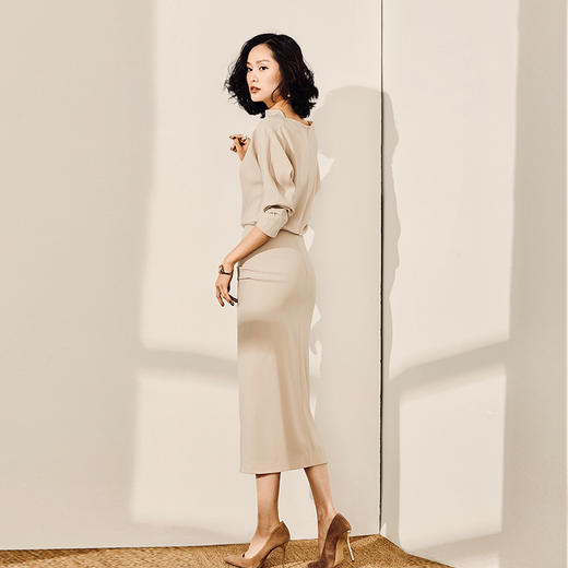 “云卷云舒”颈袖添香-J9383752A颈袖添香季新款气质通勤职场装连衣裙女装中长款J9383752A 商品图2