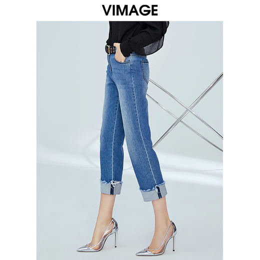VIMAGE纬漫纪女装秋季新款显瘦直筒卷边日常休闲浅蓝色牛仔裤V1205801 商品图1