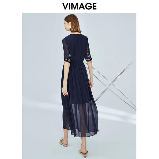 VIMAGE纬漫纪女装夏季深色雪纺高腰显瘦气质连衣裙长款薄V1107762 商品图2