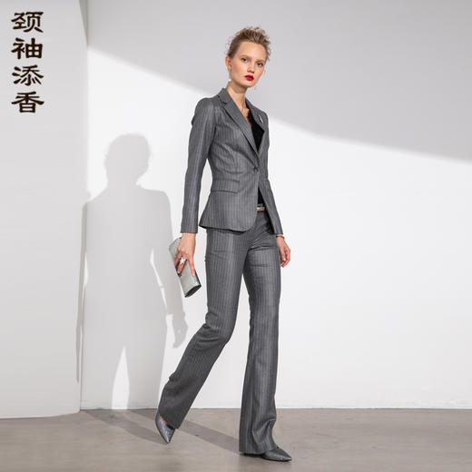 J83A3338 微喇叭 灰色 条纹 套裤颈袖添香 商品图0