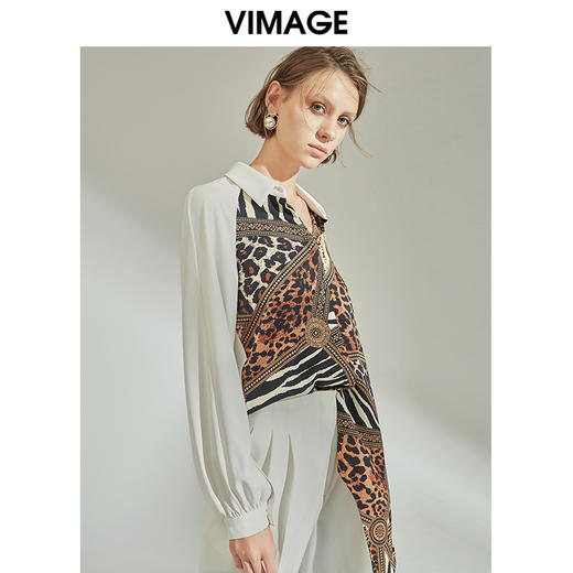VIMAGE纬漫纪女装秋季新品时尚帅气豹纹印花不规则拼接衬衫V1209814 商品图2