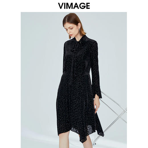 VIMAGE纬漫纪女装秋季新款长袖收腰不规则豹纹连衣裙中长款V1207814 商品图1