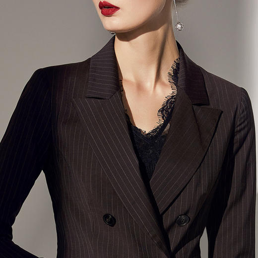 咖色条纹-颈袖添香-套裤-J83A3090颈袖添香春秋新款女装时尚条纹修身羊毛女士西装职业装套裤J83A3090 商品图2