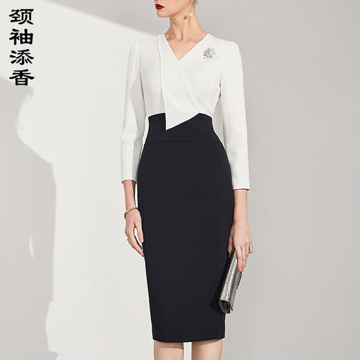 “黑白余地”J9182689颈袖添香时尚气质通勤OL正装中长款包臀职场装连衣裙女J9182689 商品图0