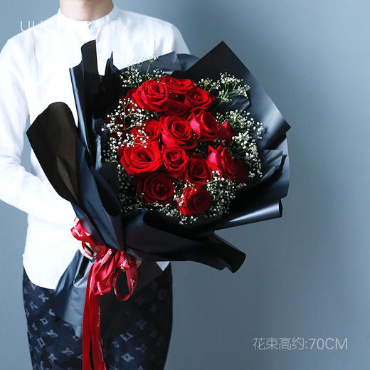 19朵红玫瑰满天星花束 商品图0