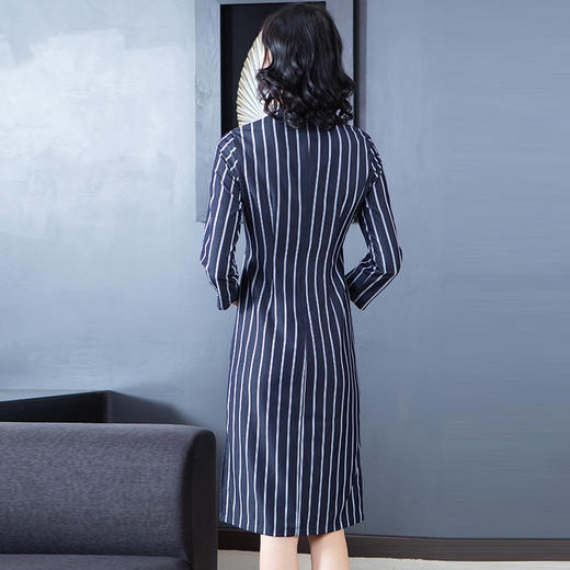 OG-9901秋季复古小立领条纹新款修腰中长款袖刺绣开衩连衣裙 商品图2
