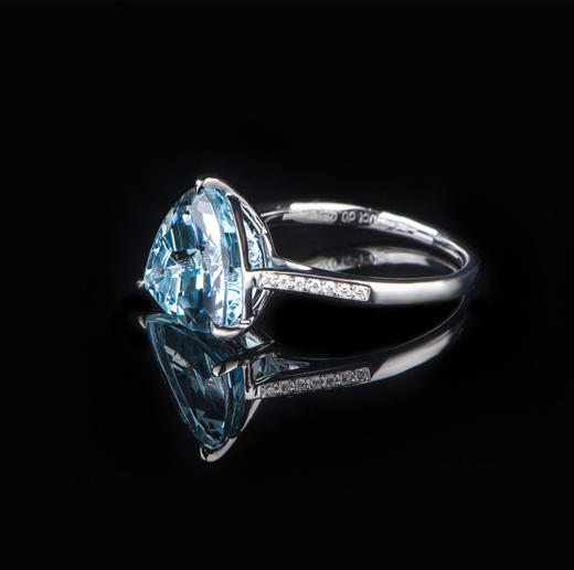 18K金三角海蓝宝石戒指 商品图1