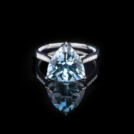 18K金三角海蓝宝石戒指 商品图0