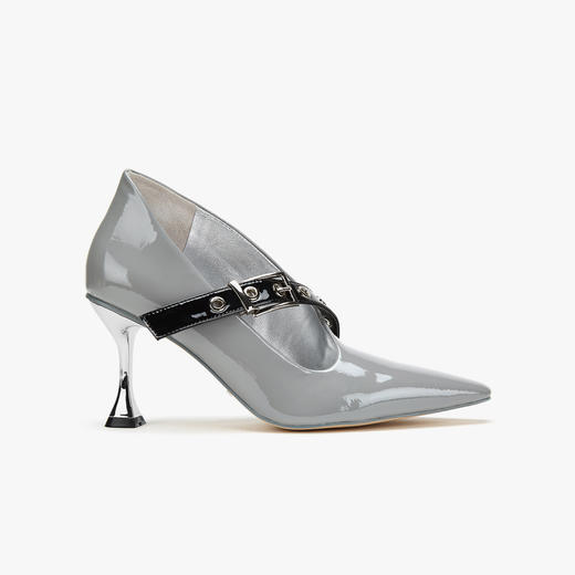 不对称外空高跟单鞋靴