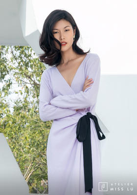 AtelierMissLu / Winifred 浅熏紫裹身系带羊绒连身裙