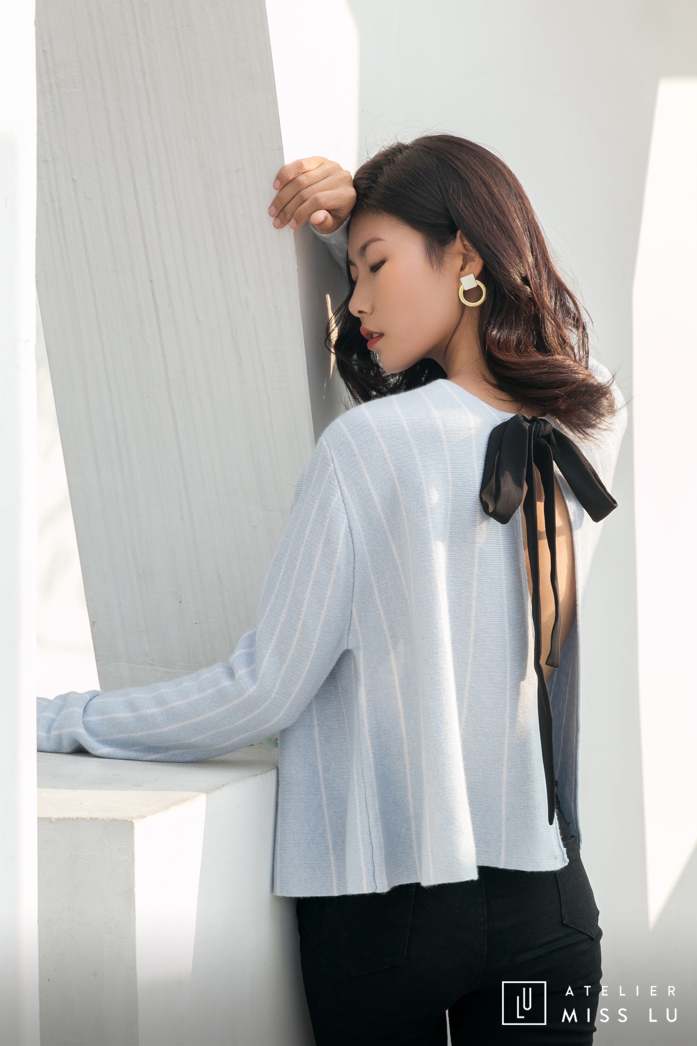 AtelierMissLu / Agnes 云朵蓝前后两穿竖条扇形羊绒小斗篷