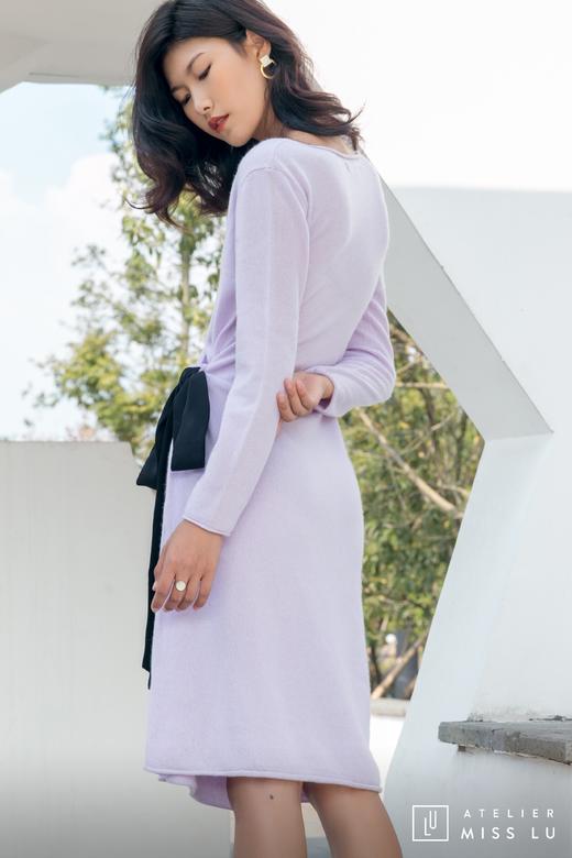 AtelierMissLu / Winifred 浅熏紫裹身系带羊绒连身裙 商品图3