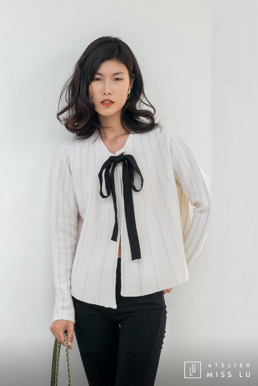 AtelierMissLu / Agnes 奶绵白前后两穿竖条扇形羊绒小斗篷 商品图0