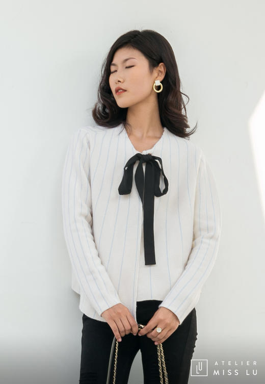 AtelierMissLu / Agnes 奶绵白前后两穿竖条扇形羊绒小斗篷 商品图1