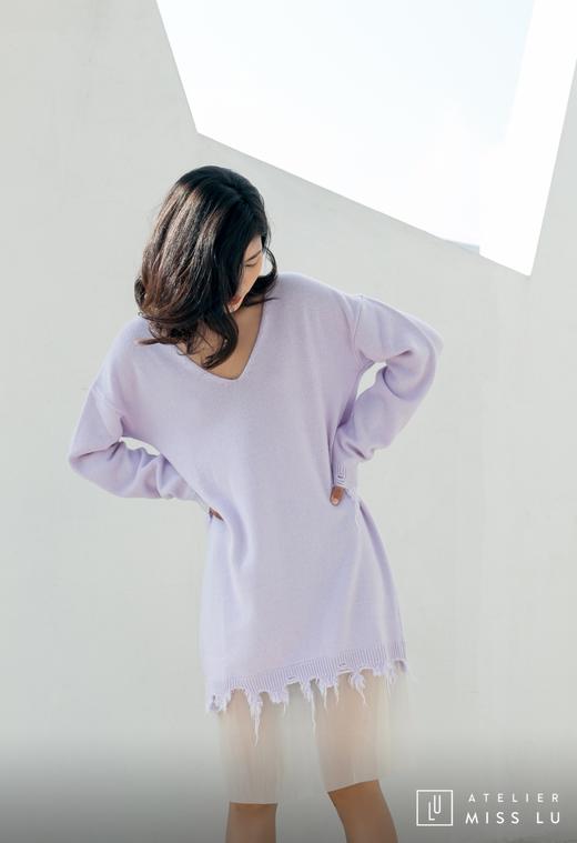 AtelierMissLu / Irma 浅熏紫V领拼纱下摆羊绒连身裙 商品图4