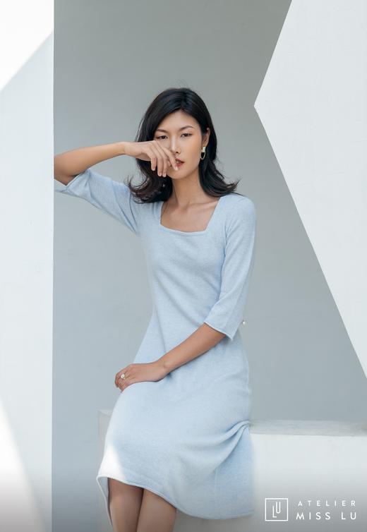 AtelierMissLu / Letitia 云朵蓝方领珍珠羊绒连身裙 商品图2