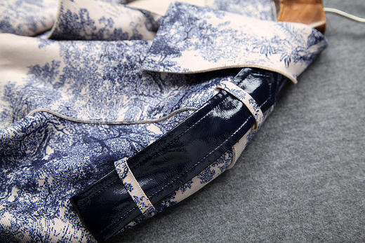 LYY-T10112秋冬新款系带收腰双排扣印花中长款风衣外套 商品图1