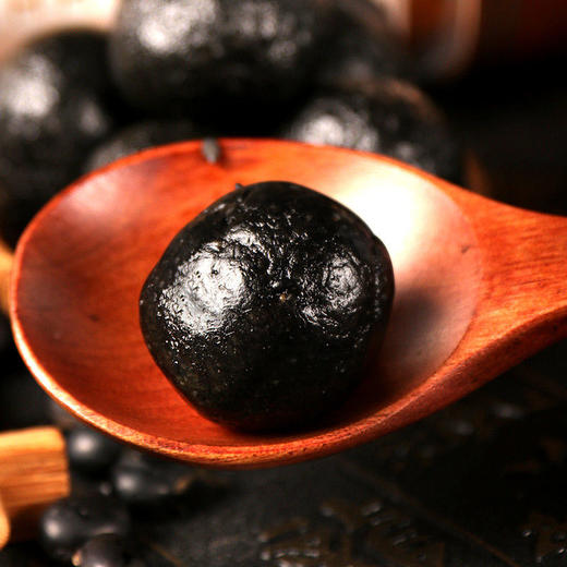 手工九蒸九晒黑芝麻丸辟谷蜂蜜芝麻丸子