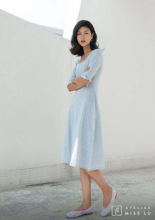 AtelierMissLu / Letitia 云朵蓝方领珍珠羊绒连身裙 商品图0