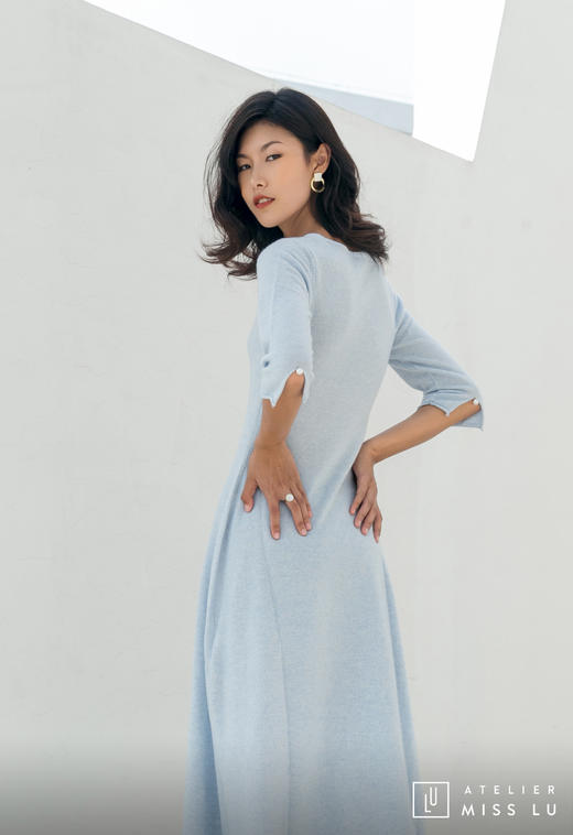 AtelierMissLu / Letitia 云朵蓝方领珍珠羊绒连身裙 商品图3