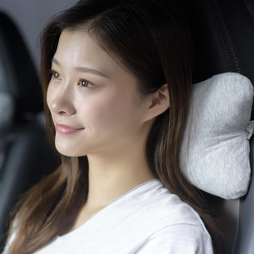 京东京造 泰国天然乳胶颗粒骨头枕 汽车头枕 纯棉面料靠枕 深灰色 商品图0