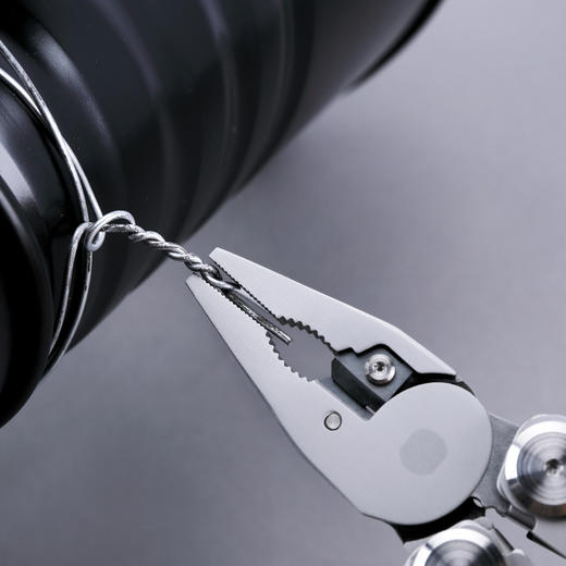 京东京造 户外工具钳 多功能刀 组合折叠工具 钳子板手户小刀战术钳 商品图6