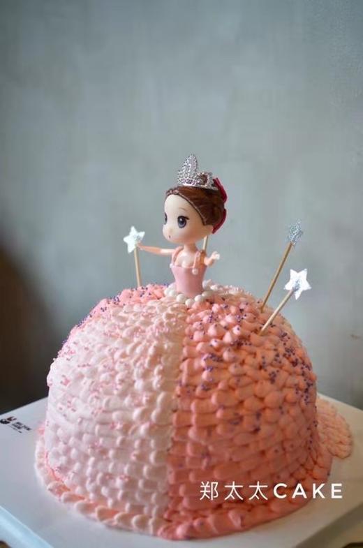 裙摆造型芭比公主 商品图1