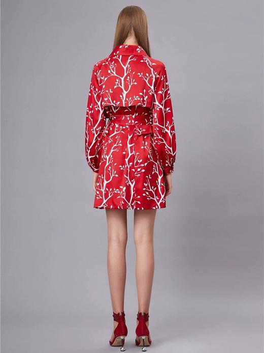 红底白树枝原创印花风衣式连衣裙 商品图4