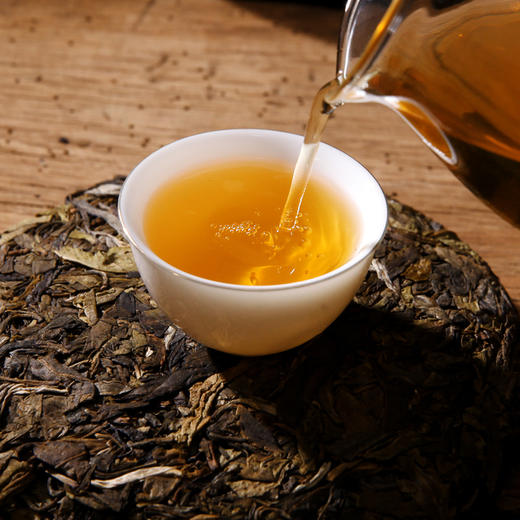 领券下单 拍2发3！吉顺号 2016年《古树金叶》冰岛坝歪古树黄金叶生茶200g 商品图4