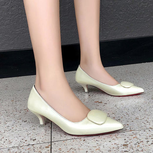 2019春秋新款尖头金属扣性感高跟鞋女气质百搭法式低跟鞋浅口单鞋 qw