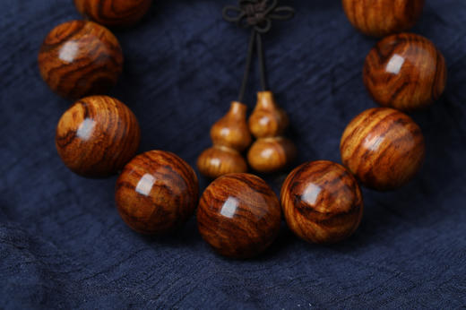 2012颗海黄糠梨老料山水纹h27