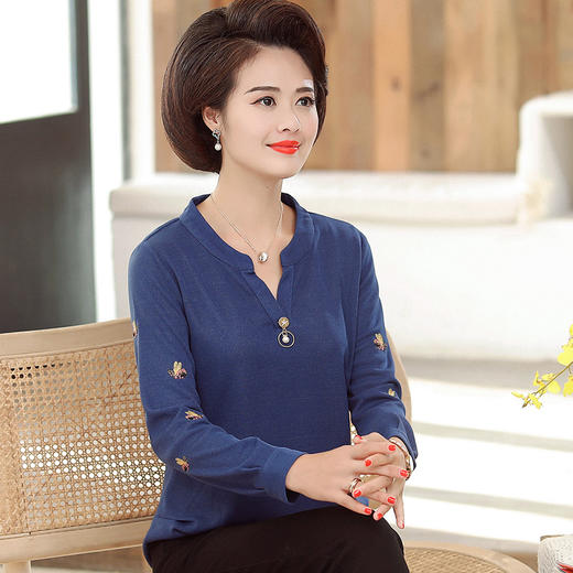 YY-A049秋冬时尚宽松大码中老年女装打底衫 商品图1