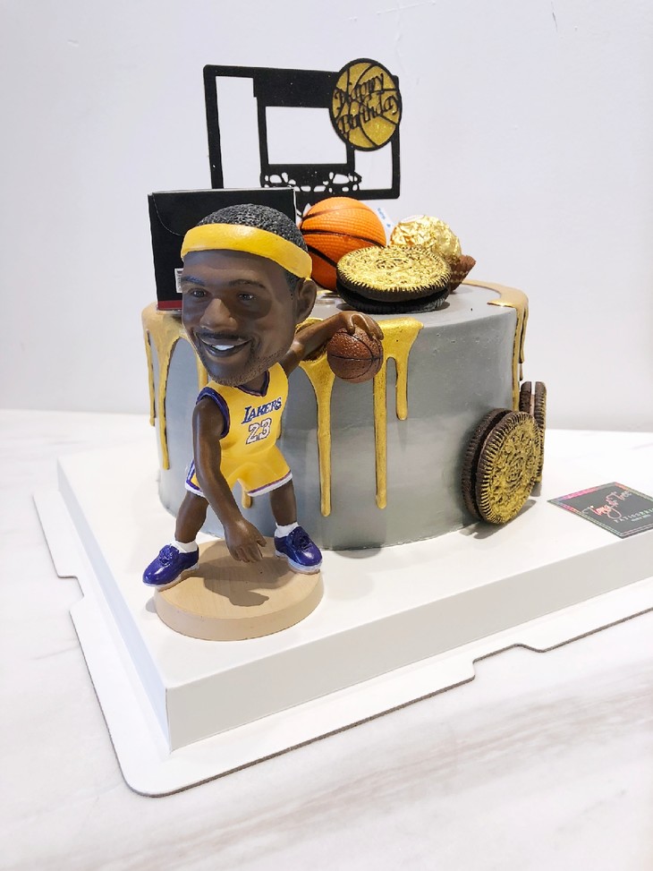 詹姆斯篮球明星玩偶蛋糕 