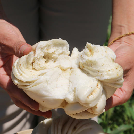 【手工特色主食】戗面手撕椒盐大花卷  手工制作  口感咸香适中4个装   600g 商品图1