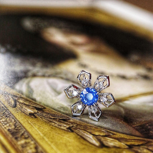 雪花蓝宝石耳钉d设计款