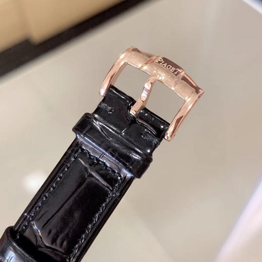 【伯爵Altiplano系列经典超薄正装表】
购入正品开发产品 女士机械腕表
表盘尺寸：34mm*8mm 商品图7