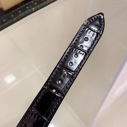 【伯爵Altiplano系列经典超薄正装表】
购入正品开发产品 女士机械腕表
表盘尺寸：34mm*8mm 商品图8