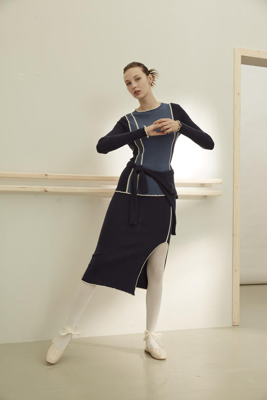 精纺羊绒抽条开叉直筒长裙 SJF91W132N 商品图2