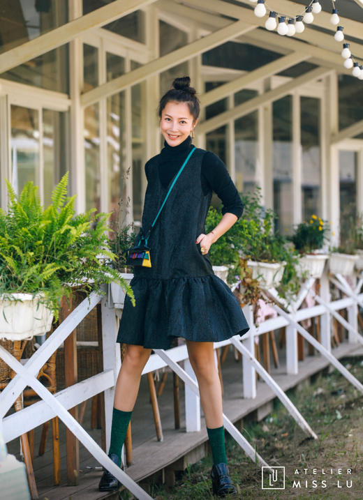 AtelierMissLu / Christy -黑色下摆褶皱装饰背心裙 商品图0